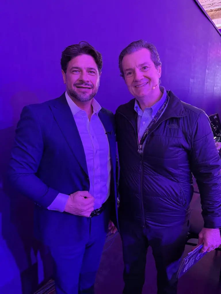 Junior Crocco ao lado de Richard Bilton, presidente da Companhia Athletica